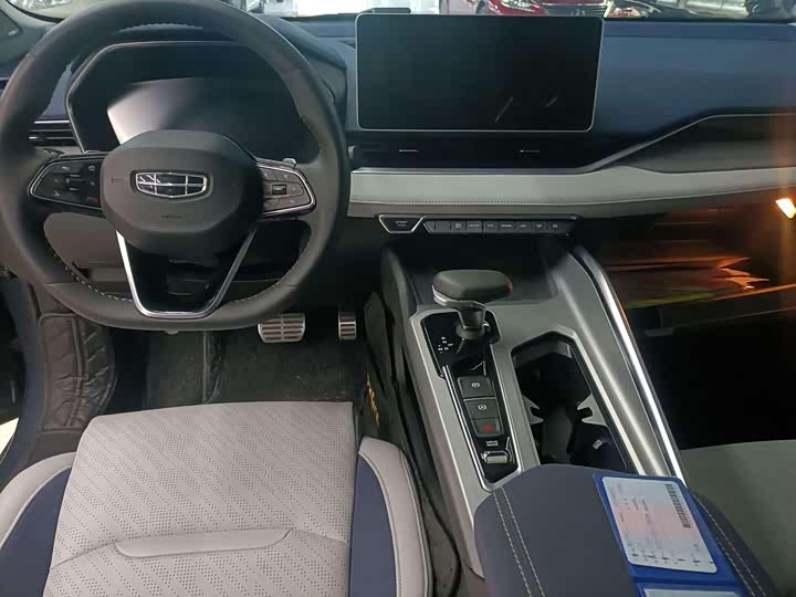 Фото 4 - Geely Preface