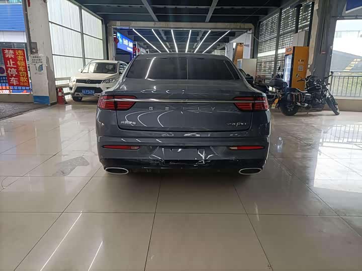 Фото 7 - Geely Preface