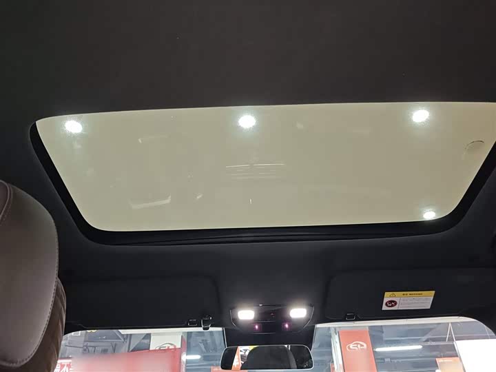 Фото 18 - LiXiang L8