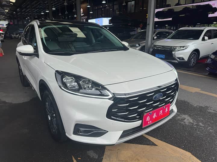 Фото 2 - Ford Escape