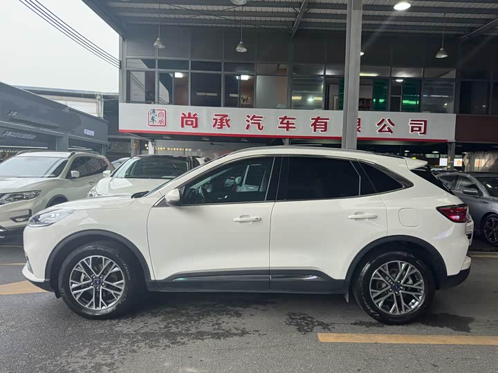 Фото 3 - Ford Escape