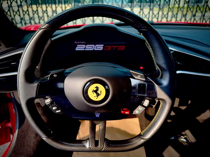 Фото 14 - Ferrari 296