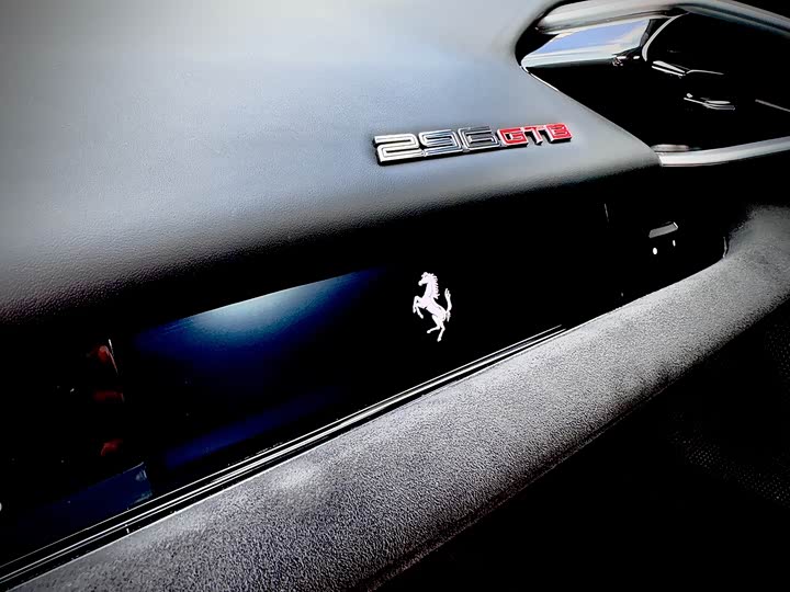 Фото 15 - Ferrari 296