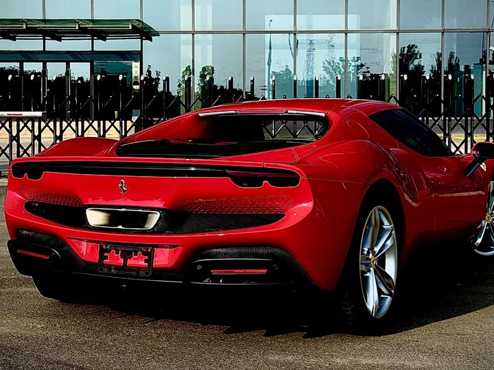 Фото 4 - Ferrari 296