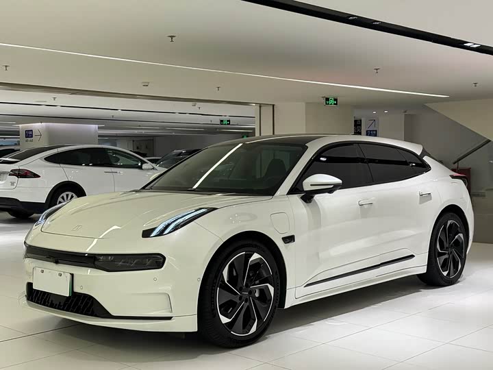 Фото 1 - Zeekr 001