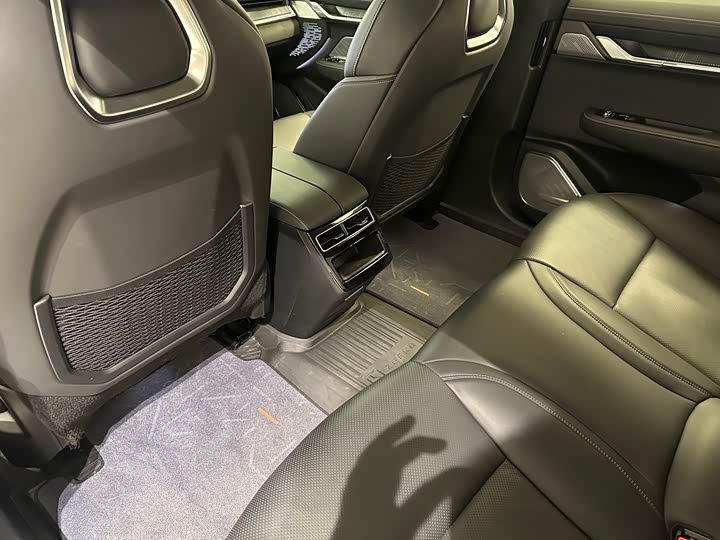 Фото 14 - Zeekr 001