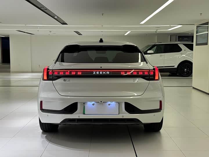 Фото 5 - Zeekr 001