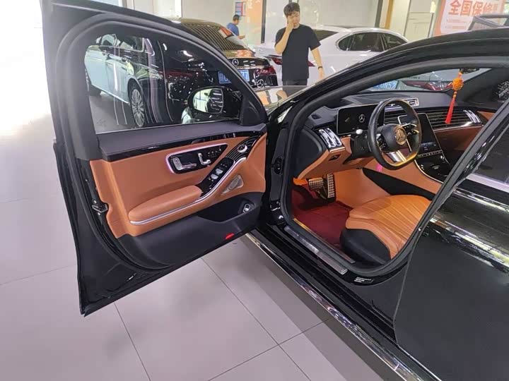 Фото 4 - Mercedes-Benz S-Class