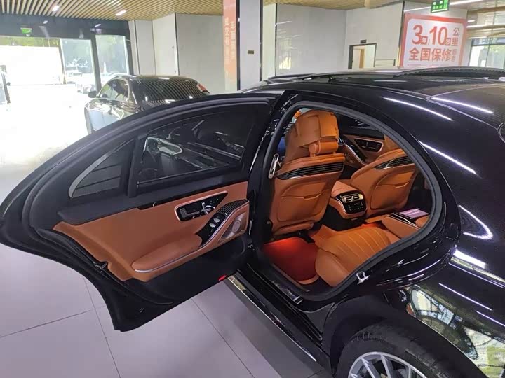 Фото 5 - Mercedes-Benz S-Class