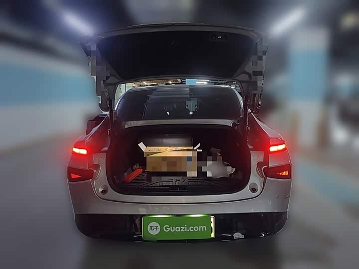 Фото 10 - XPeng P7