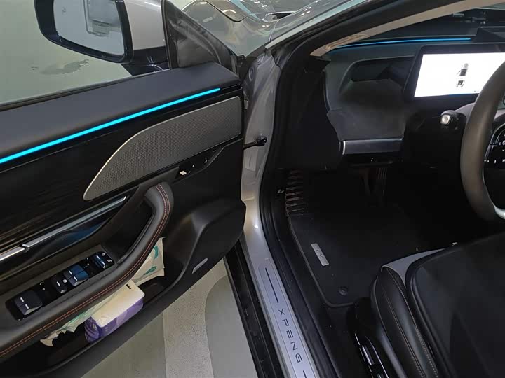 Фото 14 - XPeng P7