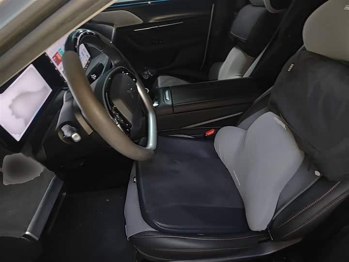 Фото 8 - XPeng P7