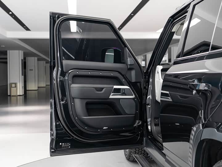 Фото 17 - Land Rover Defender