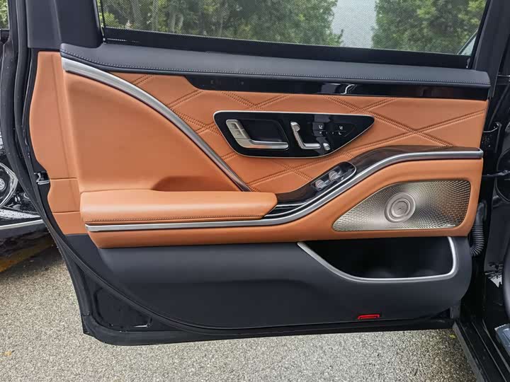 Фото 8 - Mercedes-Benz Maybach S-Class