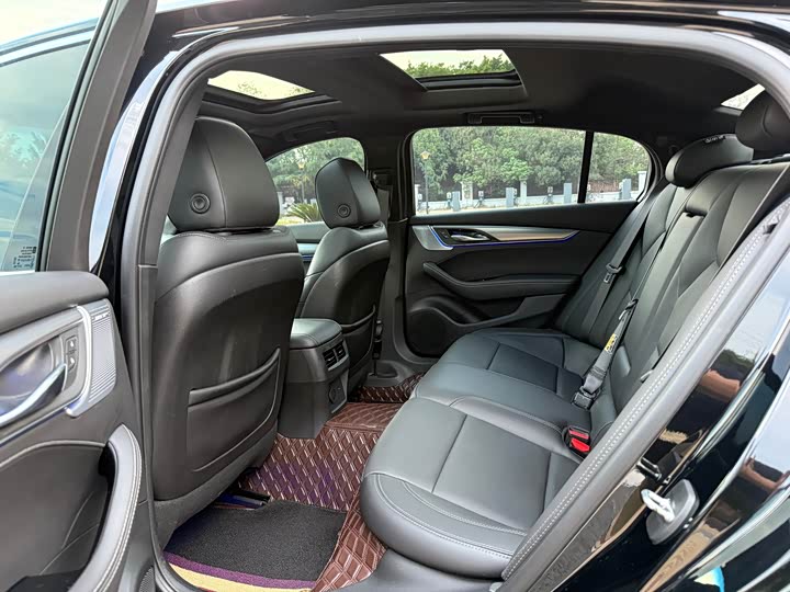 Фото 6 - Cadillac CT5