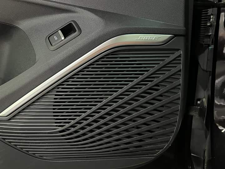 Фото 13 - Geely Monjaro