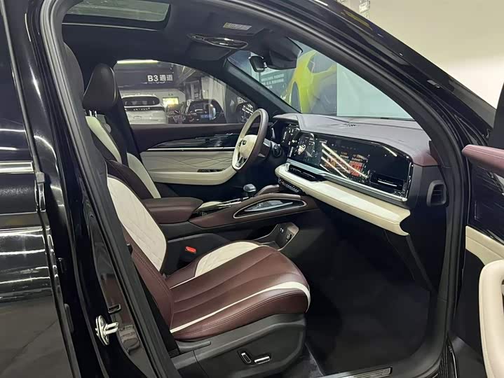 Фото 21 - Geely Monjaro