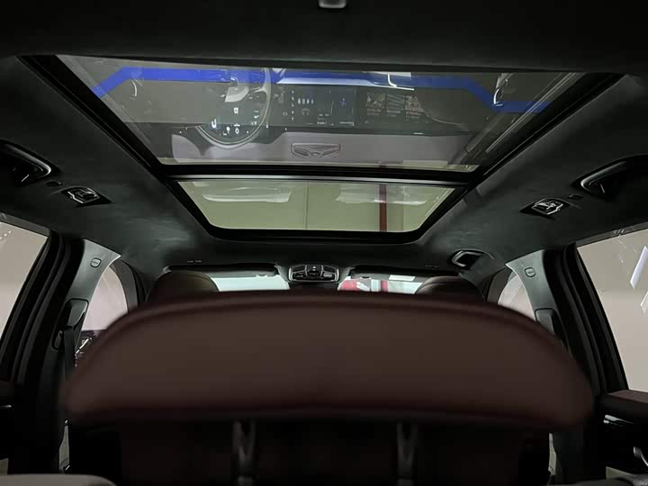 Фото 9 - Geely Monjaro