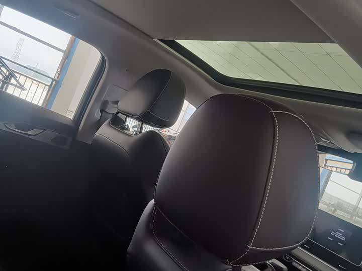 Фото 7 - Geely Preface