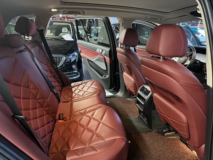 Фото 14 - BMW X5