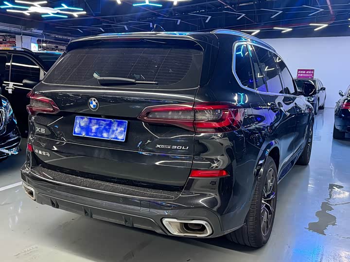 Фото 22 - BMW X5