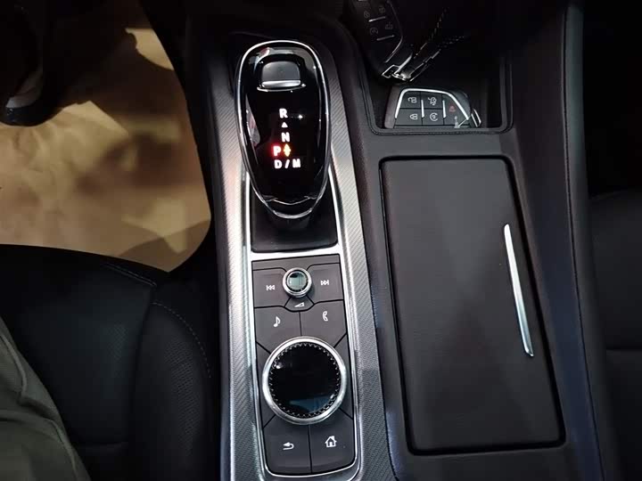 Фото 14 - Cadillac CT5