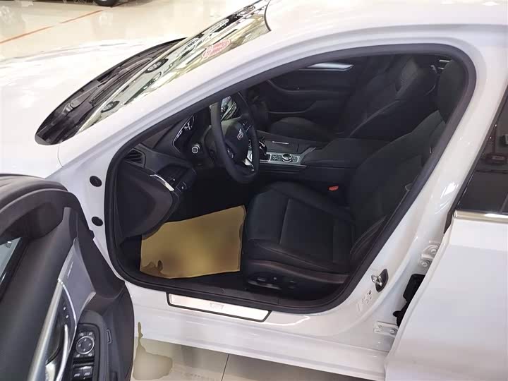 Фото 16 - Cadillac CT5