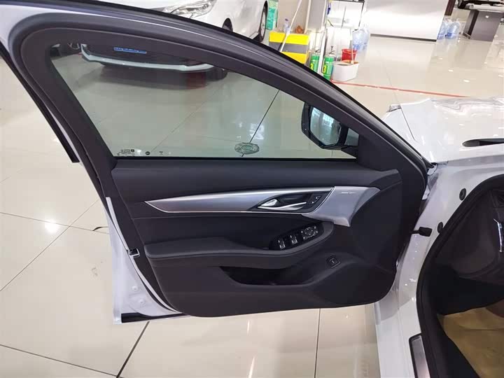 Фото 28 - Cadillac CT5