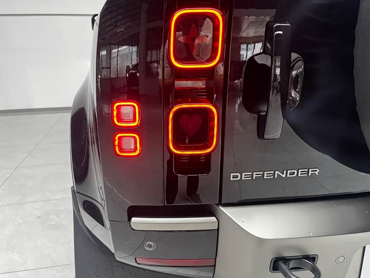 Фото 12 - Land Rover Defender