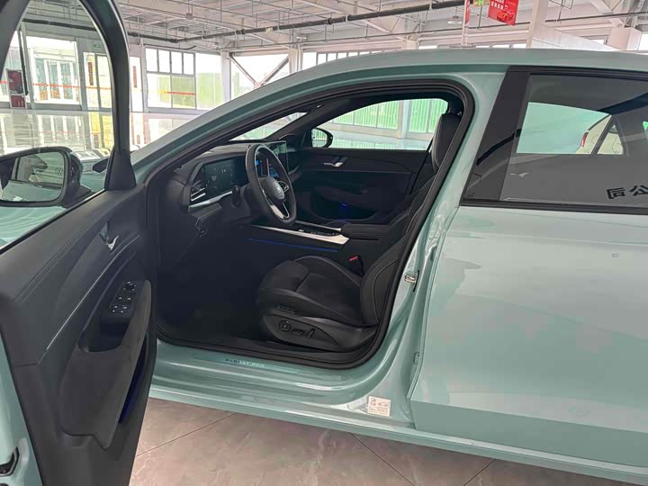 Фото 16 - Volkswagen Passat