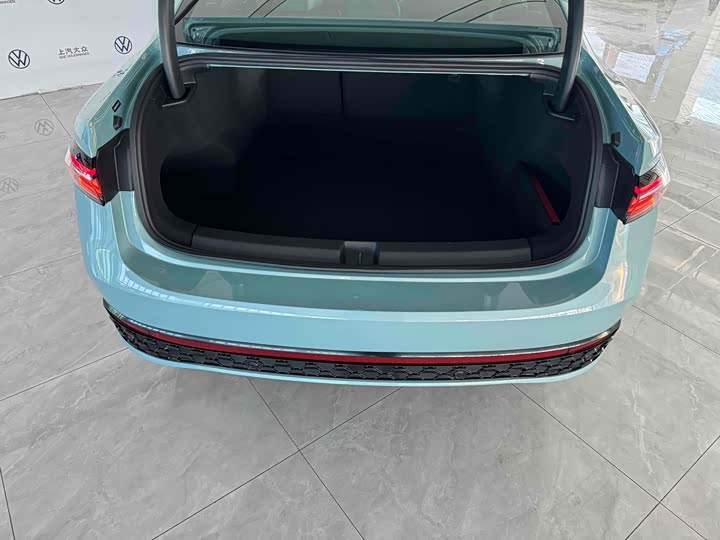 Фото 19 - Volkswagen Passat