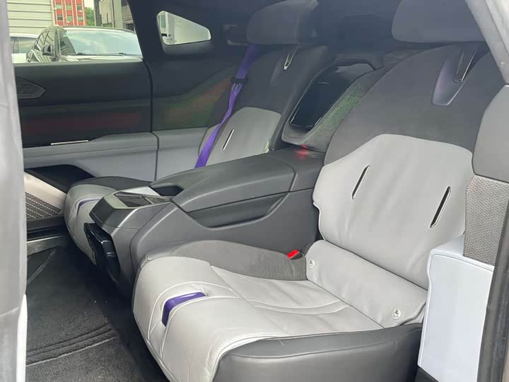 Фото 6 - HiPhi Z