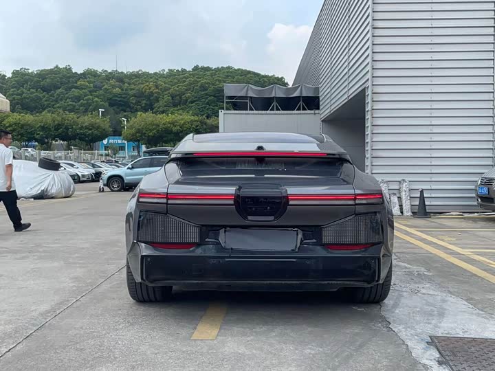 Фото 8 - HiPhi Z