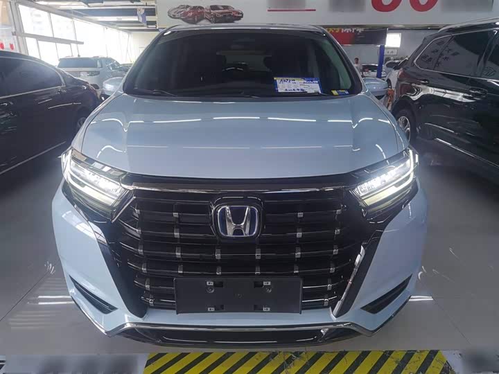 Фото 3 - Honda Elysion