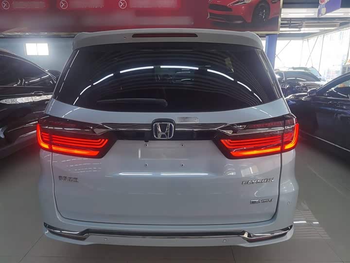 Фото 6 - Honda Elysion