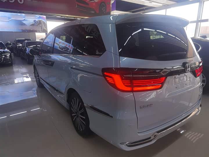 Фото 7 - Honda Elysion