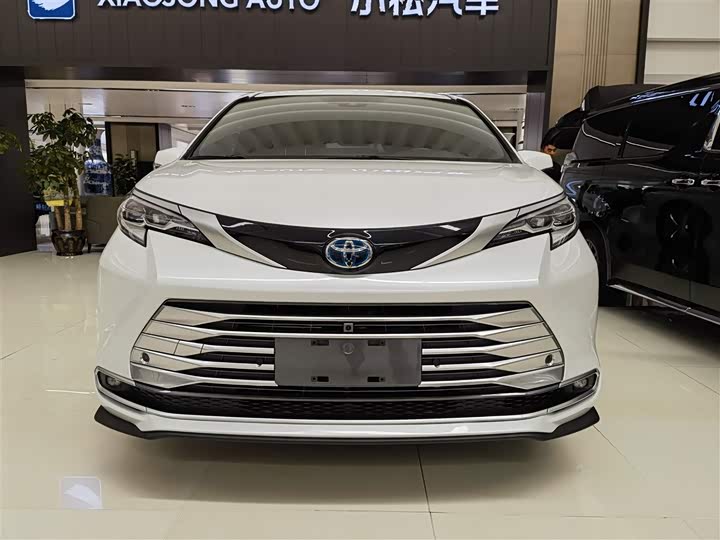 Фото 2 - Toyota Sienna