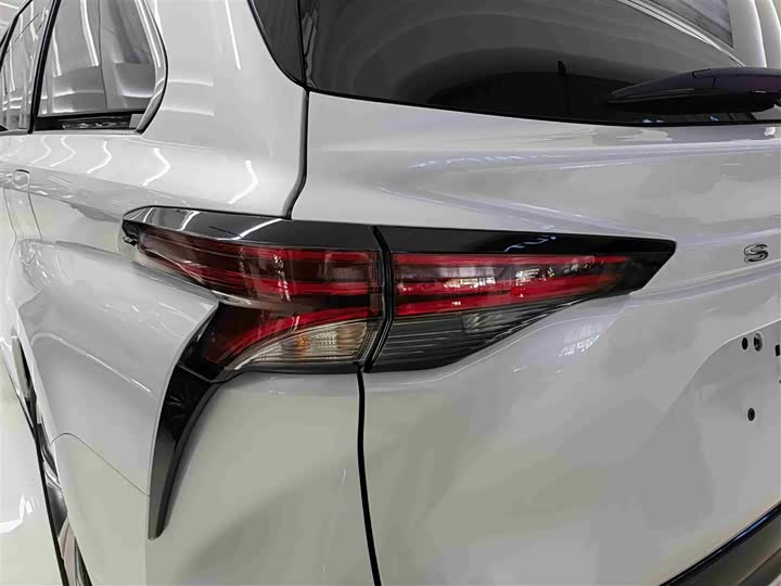 Фото 6 - Toyota Sienna