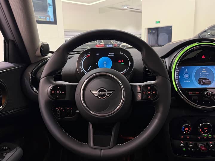 Фото 13 - Mini Clubman