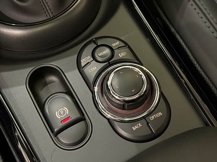 Фото 16 - Mini Clubman