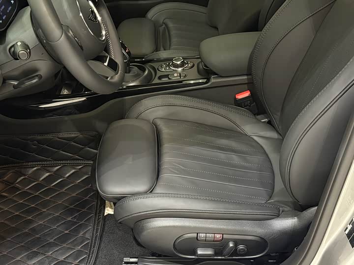 Фото 18 - Mini Clubman