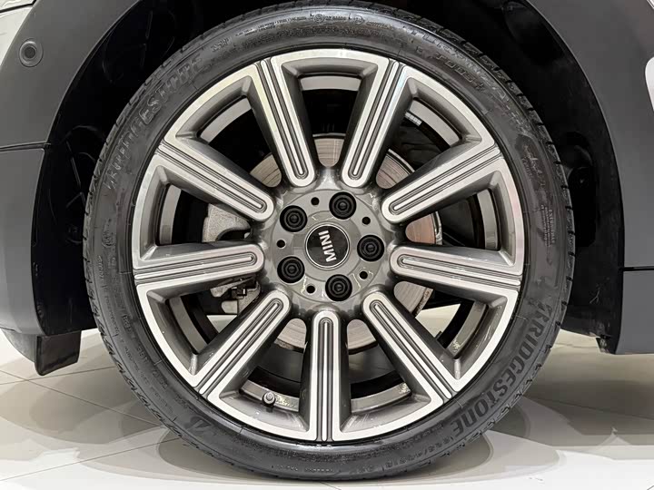 Фото 8 - Mini Clubman