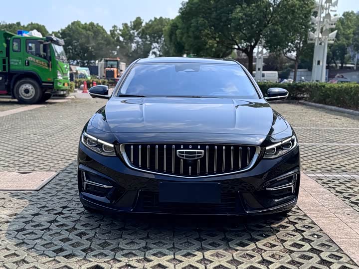 Фото 2 - Geely Preface