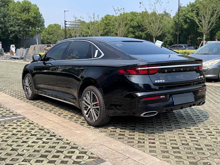 Фото 6 - Geely Preface