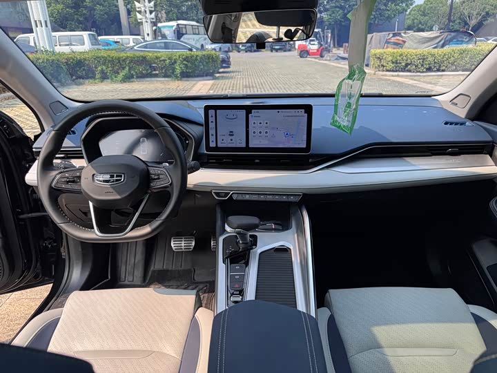 Фото 9 - Geely Preface