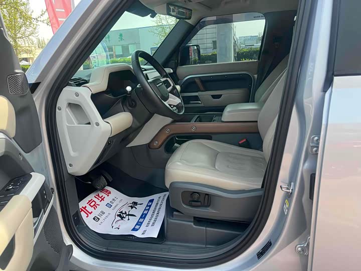 Фото 10 - Land Rover Defender