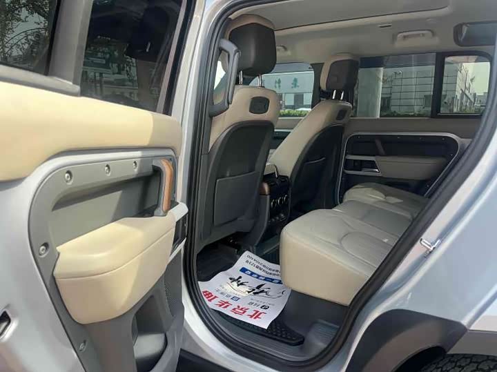 Фото 11 - Land Rover Defender