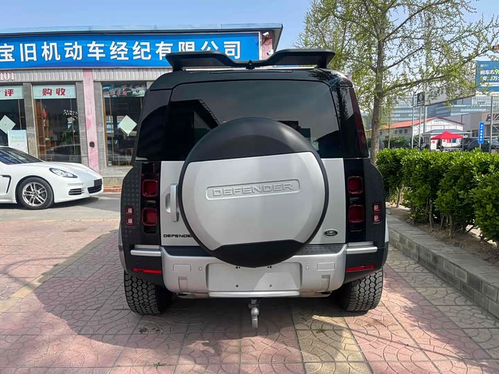 Фото 12 - Land Rover Defender