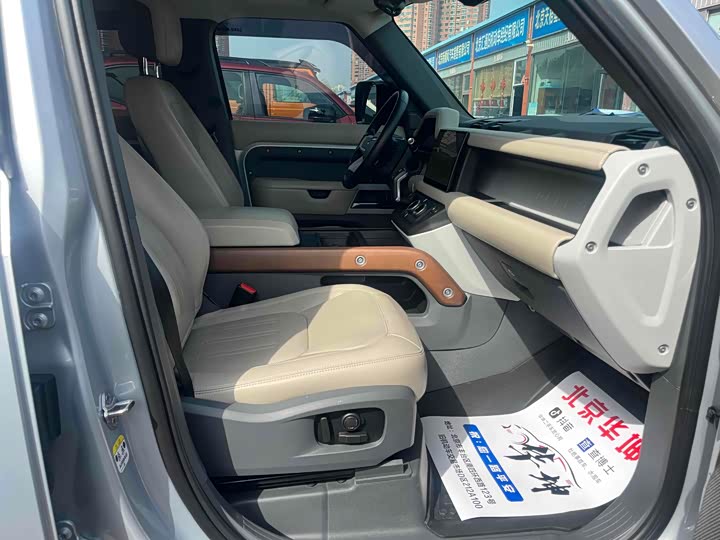 Фото 8 - Land Rover Defender