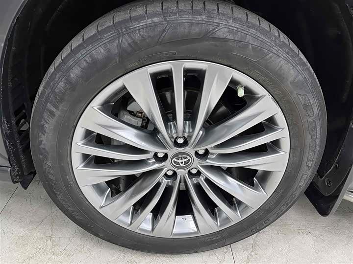 Фото 22 - Toyota Highlander